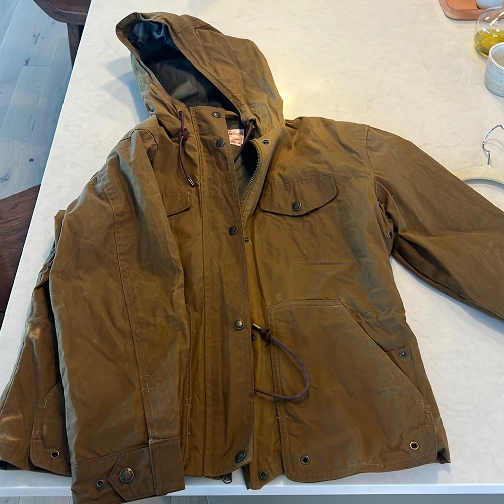 Filson women’s waxed canvas field jacket size medium. Discontinued.
